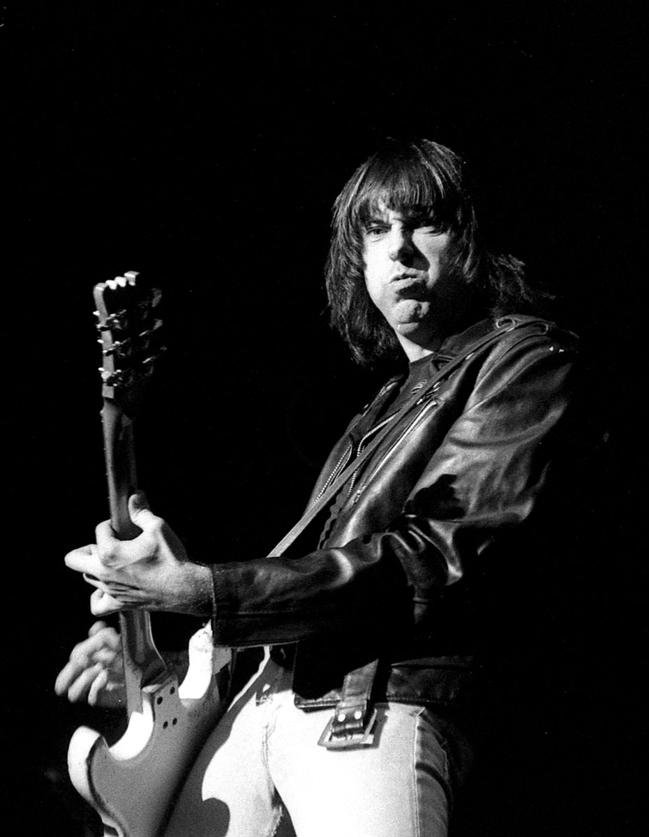 rocknrollgarag1's tweet photo. 22 years without Ramones guitarist Johnny Ramone. He sadly left us back on September 15, 2004 at the age of 55. https://t.co/YUl9KRXTAC