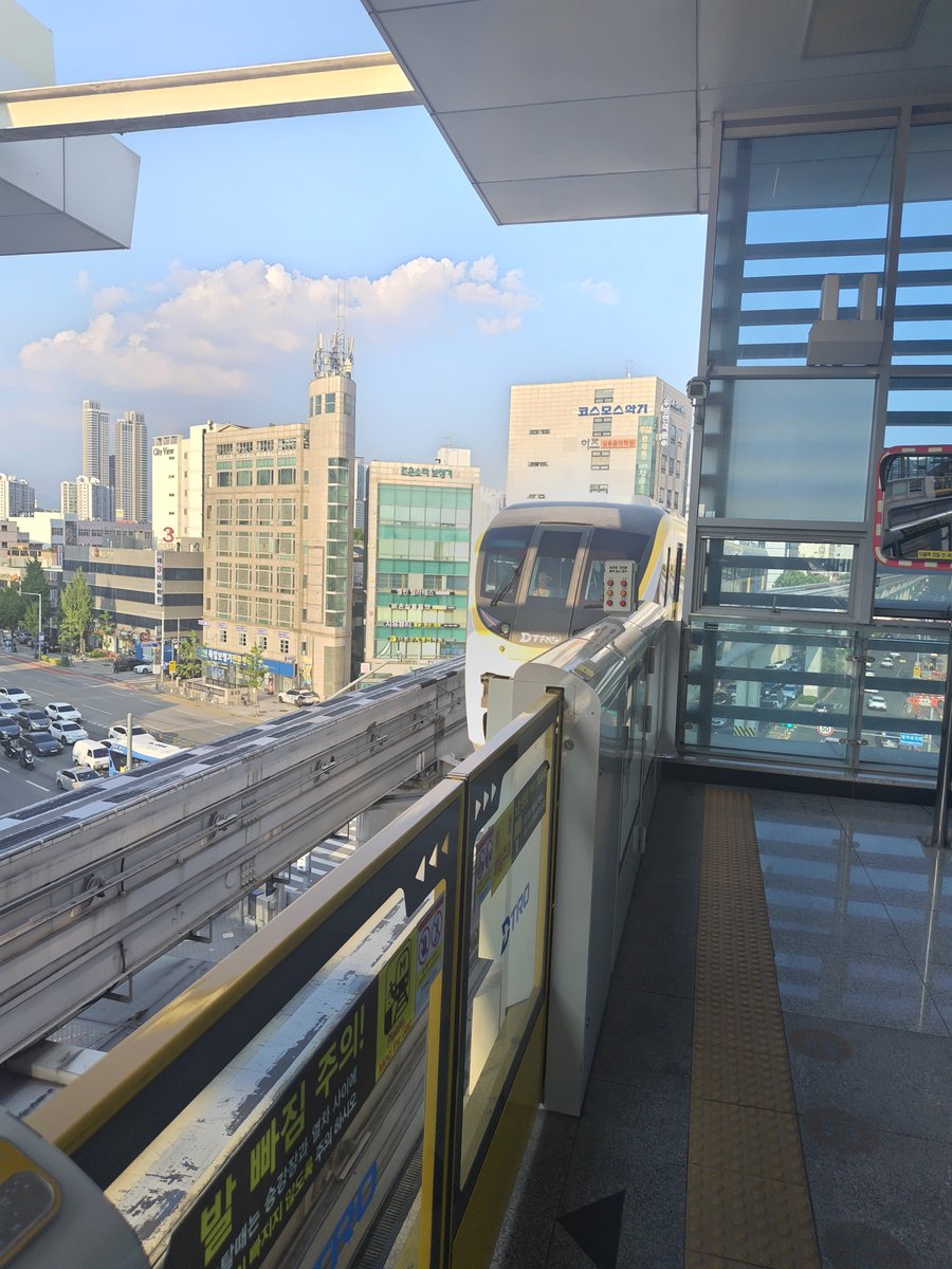 nyhnkt's tweet photo. 韓国🇰🇷大邱市　モノレール🚈乗りました😊 https://t.co/JaqRRJRhma