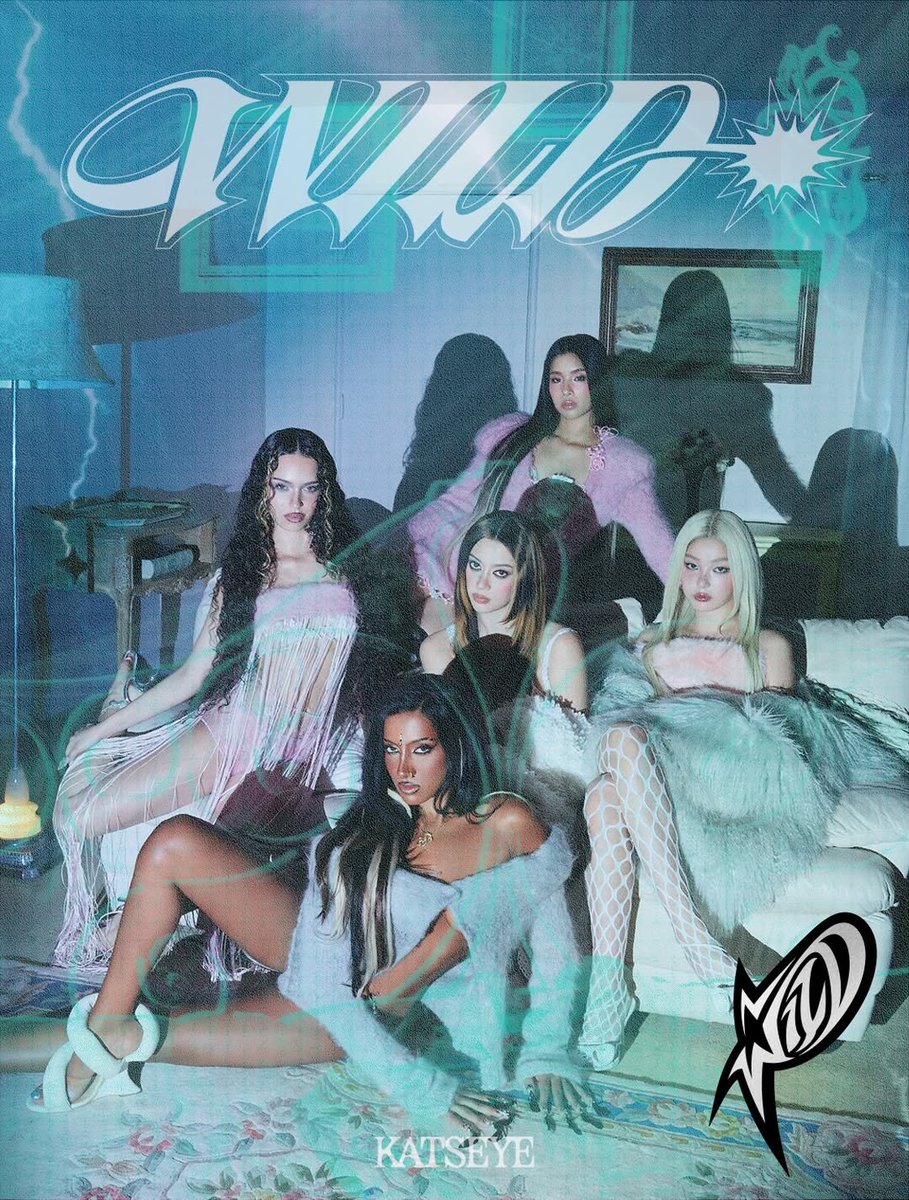 KATSEYEBRASIL's tweet photo. Há 1 mês, KATSEYE lançava “WILD”, seu 3º EP, e fazia história. 

— O KBR quer saber, qual foi sua faixa favorita no lançamento e qual sua favorita agora? 🩷🩵🐾 https://t.co/YVHiVqSmYj