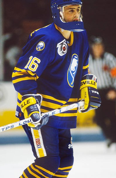 mikecommito's tweet photo. On this day in 1991, the Sabres acquired Pat LaFontaine, Randy Hillier, Randy Wood, and fourth-round drat pick from the Islanders in exchange for Pierre Turgeon, Uwe Krupp, Benoit Hogue, and Dave McLlwain #Hockey365 #LetsGoBuffalo https://t.co/PiuS8cfFv7