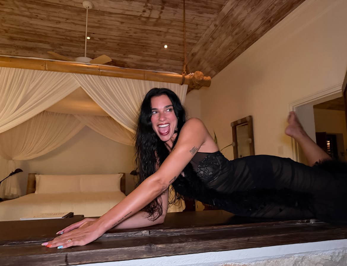FirstClassVT's tweet photo. Just a little reminder that I look this good while I am off the clock, try not to wait up. 📸💋 https://t.co/ZlXPA9dy3K