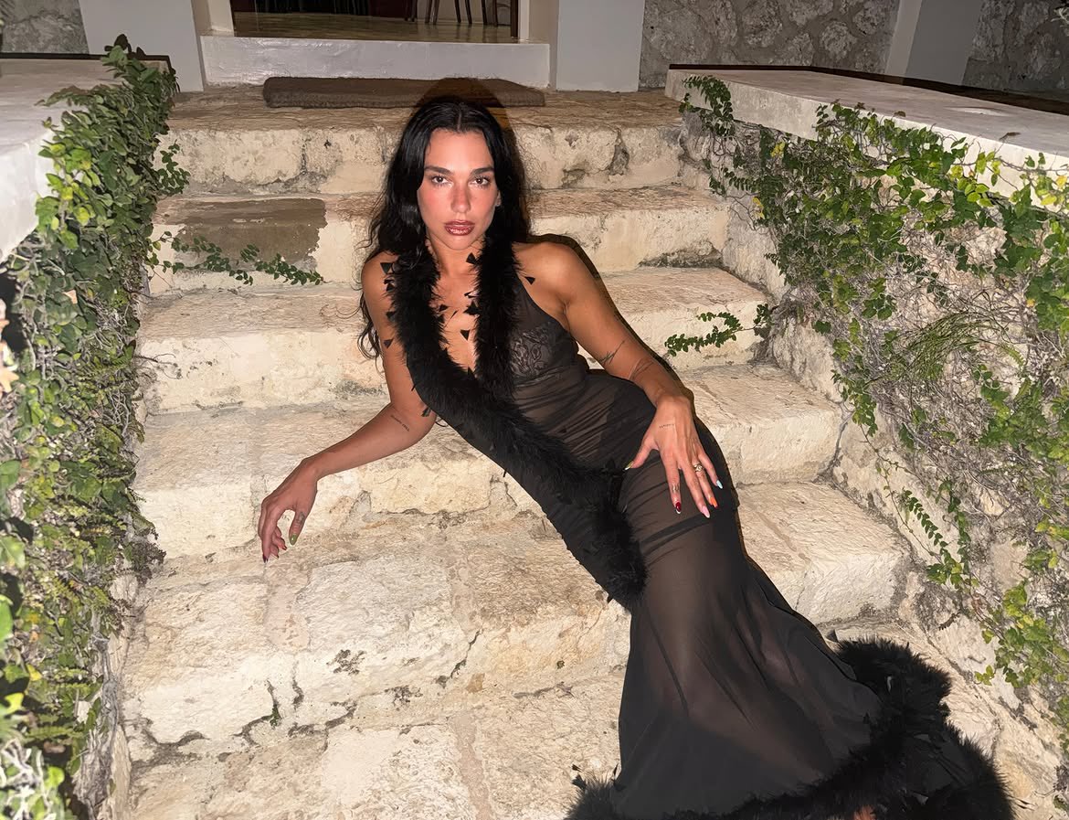 FirstClassVT's tweet photo. Just a little reminder that I look this good while I am off the clock, try not to wait up. 📸💋 https://t.co/ZlXPA9dy3K