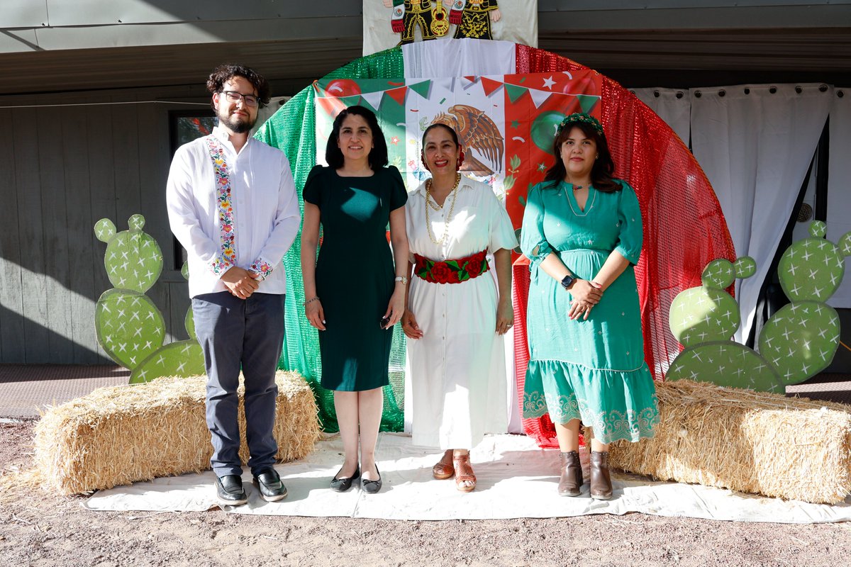 ConsulMexDou's tweet photo. El ConsulMéxDouglas estuvo presente en la celebración del 216.º Aniversario de la Independencia de México en Riverview Coronado Farms.
Agradecemos la invitación y la oportunidad de compartir con nuestra comunidad esta fecha tan significativa para todas y todos los mexicanos. https://t.co/ZNDRrh2VAC