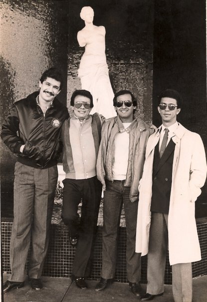 Chichi6BR's tweet photo. Otra foto para el recuerdo. Esto fue en Las Vegas, en el 84, con Jose Jose y Papo Brenes (que ya no están con nosotros). Y con el mas grande promotor y manager latino, el señor Angelo Medina, mi hermano y mentor. https://t.co/uZPLLkfkD0