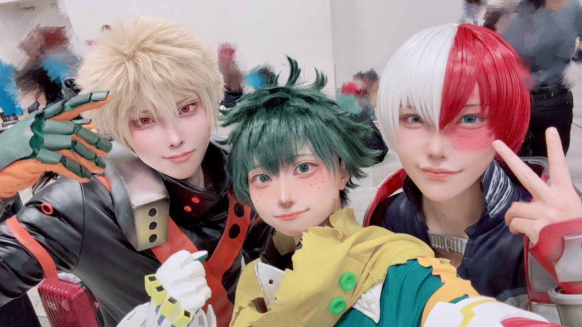 Reiucos2308's tweet photo. ⚠︎cosplay/MHA

たまたまお会いしたヒロスツトプ��まーーじでかっこよくて初対面なのにメロがり尽くしてしまった…
沢山話せて沢山写真撮れてホンマに幸せな時間だった……
オリジンヒロス揃ったの奇跡でした✨

2枚目は🦅から貰った可愛いクッキーです❤ https://t.co/8F26ZFEyRI