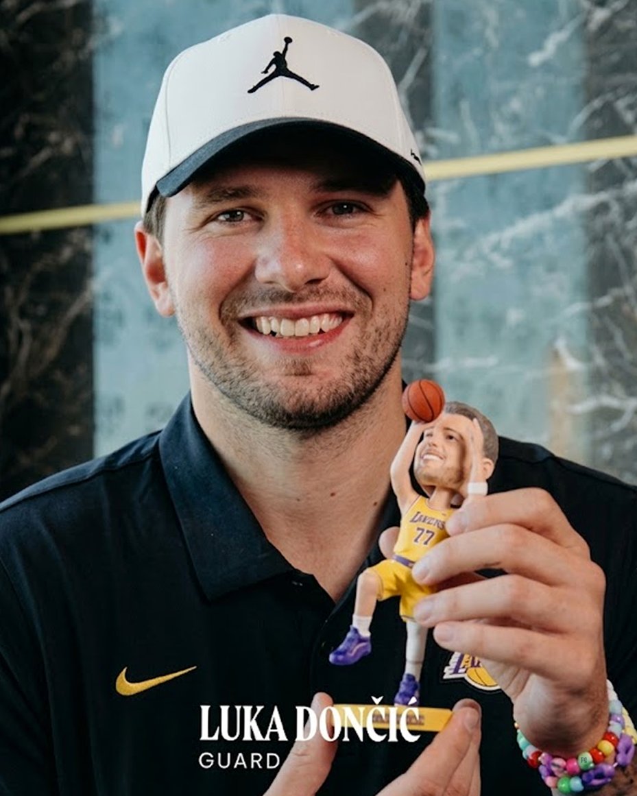 PurpGoldLakers's tweet photo. Luka holding his own bobblehead 

LEVELS TO THIS https://t.co/rlTDnkL9uI