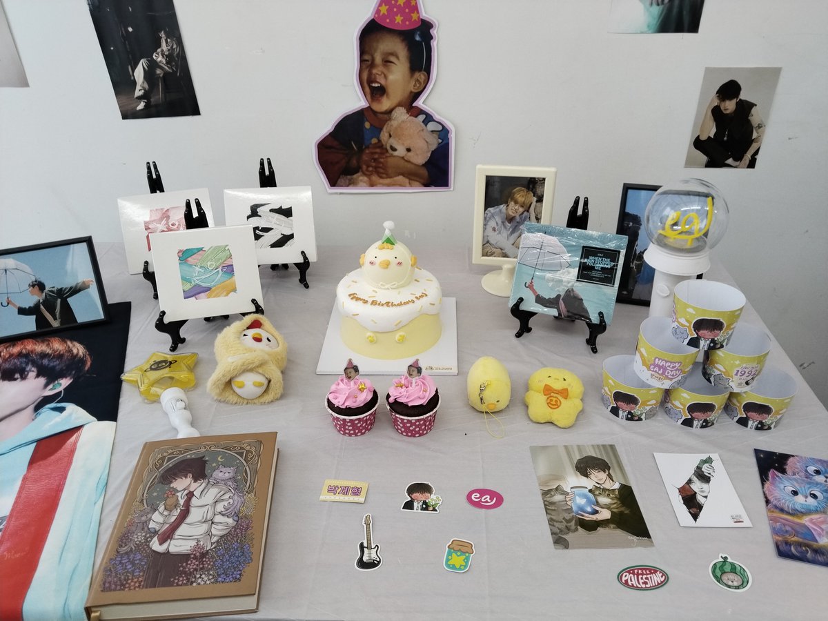 eajwithjars's tweet photo. Happy 34th birthday, eaJ! @eaJPark
I hope your special day is filled with all the happiness you deserve. May life always be kind to you. You deserve all the good things in life 🥹🎂🧁🤍

#HappyeaJDay #The34ChapterOfeaJ #eaJ #eaJPark https://t.co/NEilpHgVpk