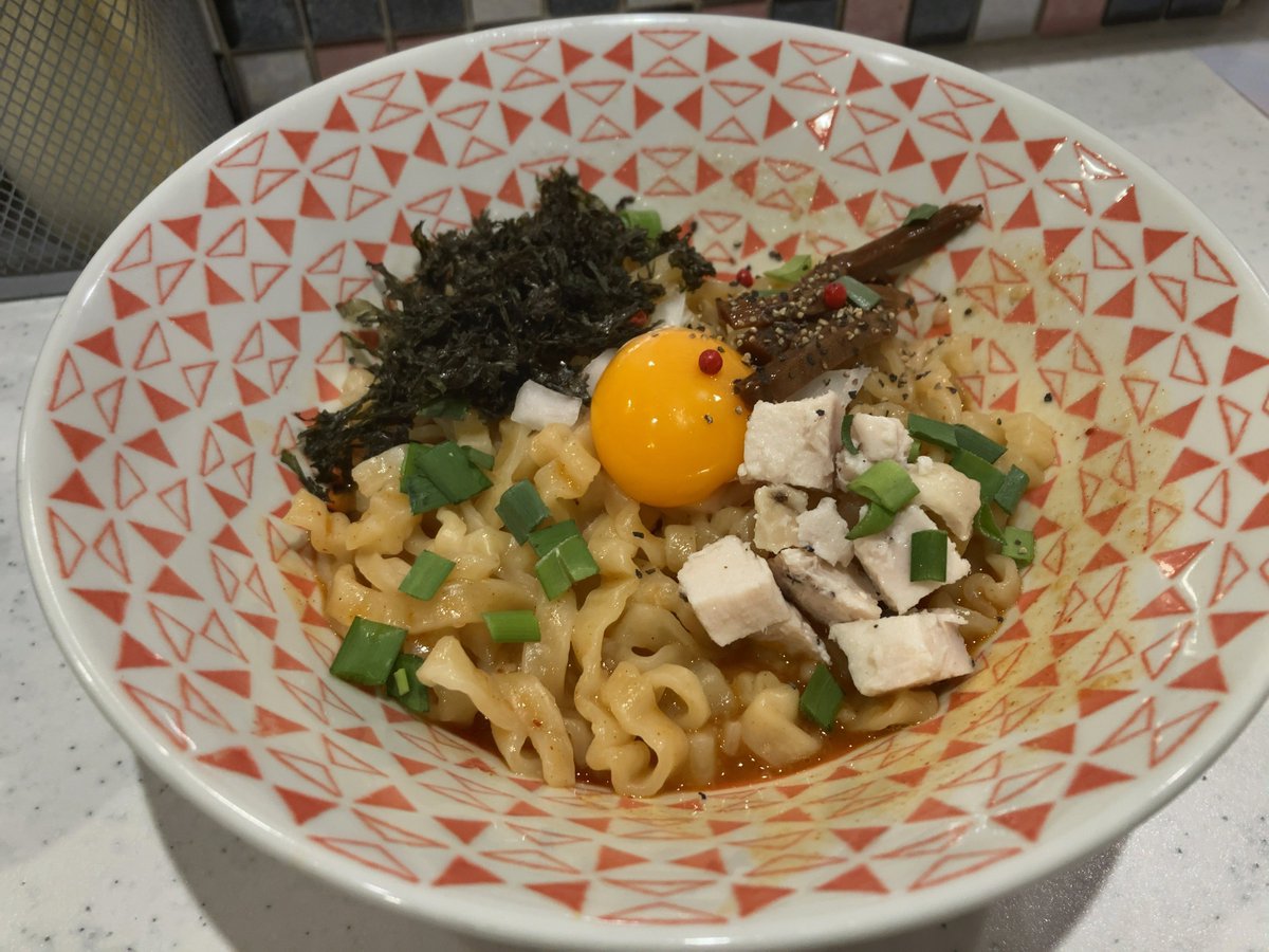 askadon_P's tweet photo. @a24_aytk がんばれ〜💪。星良さんがネギを切ったピリ辛まぜそばなお昼🍜。 #ユメゴコロ2026 #ラーメン劇場 https://t.co/BlFUKrt6zV