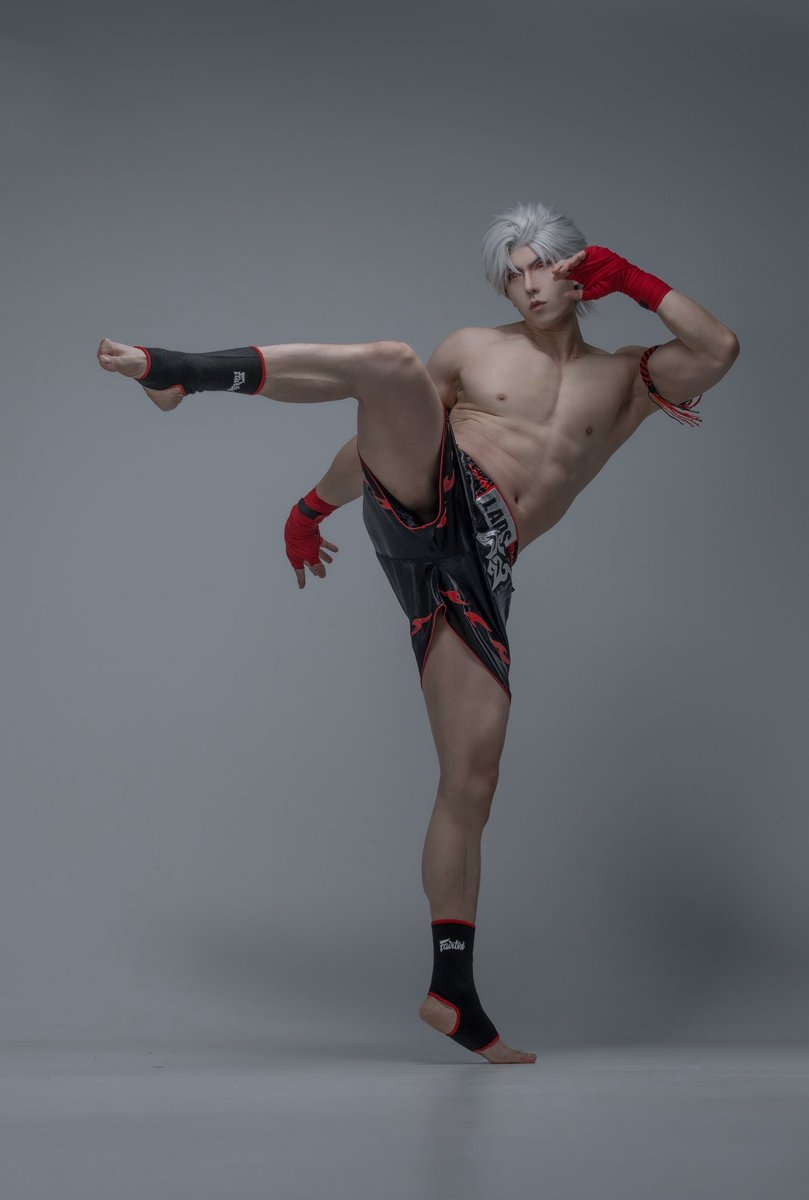 thames_malerose's tweet photo. Round 1 Fight!🥊
ศอกพี่มันแหลม ระวังโดนแทงไม่รู้ตัว…
#sylus
#loveanddeepspace 
#muaythai
#cosplay https://t.co/tVT1lL2G5K