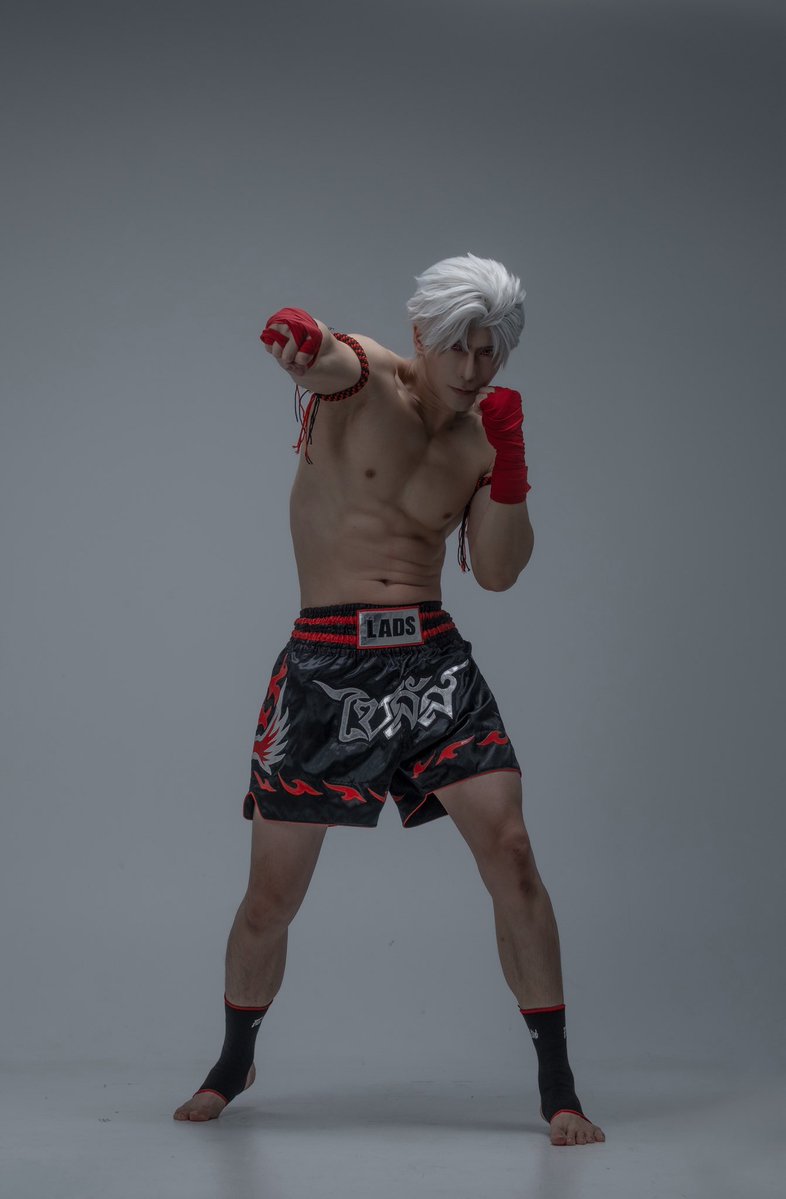 thames_malerose's tweet photo. Round 1 Fight!🥊
ศอกพี่มันแหลม ระวังโดนแทงไม่รู้ตัว…
#sylus
#loveanddeepspace 
#muaythai
#cosplay https://t.co/tVT1lL2G5K