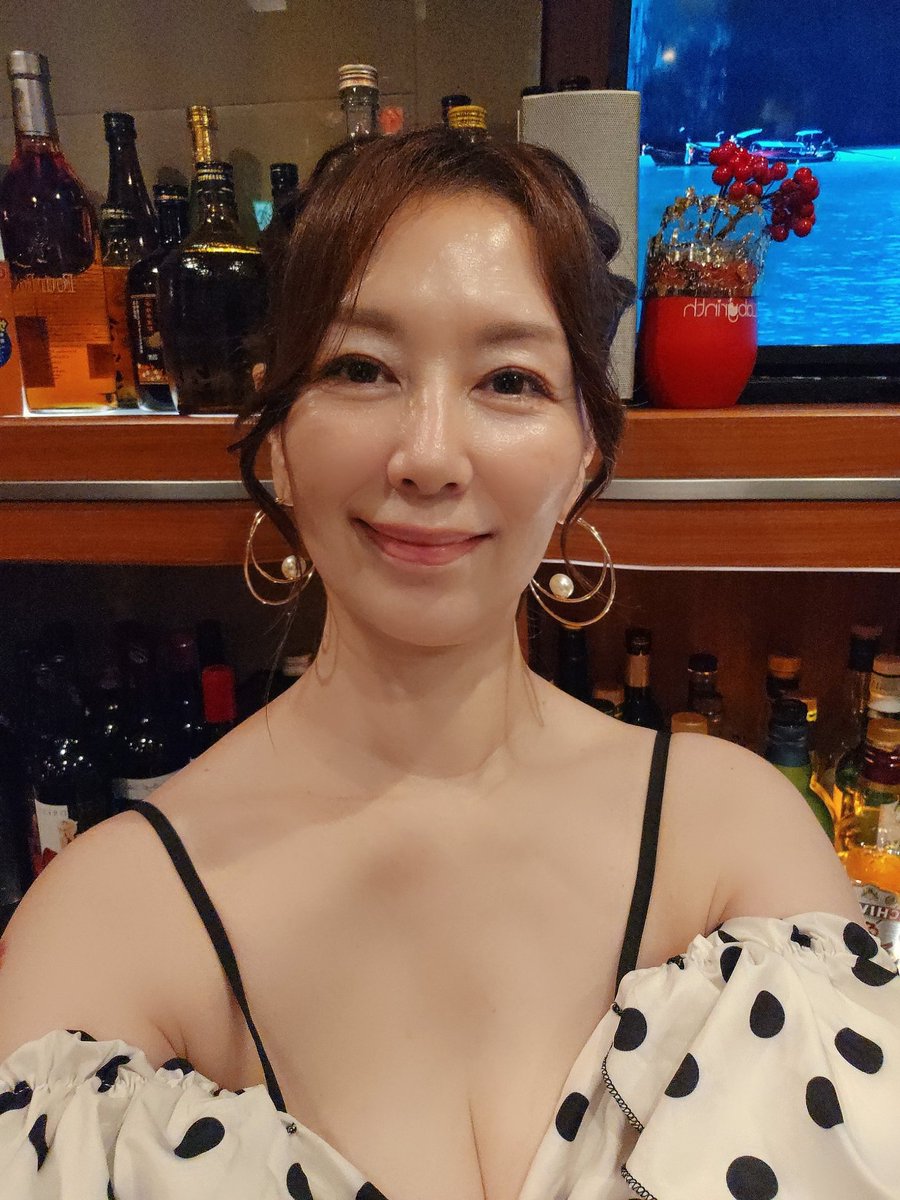 chisato_shoda's tweet photo. 昨夜のラビリンス月曜日に関わらず大盛況で会いに来て下さったお客様ありがとうございました🥂　次回22日に出勤します～指名料はかからず予算なども相談出来ますのでHPをご覧になりメールでお問い合わせしてみてくださいね

HPはこちら↓
https://t.co/1IYw80jwu5 https://t.co/pf3u6Nd329