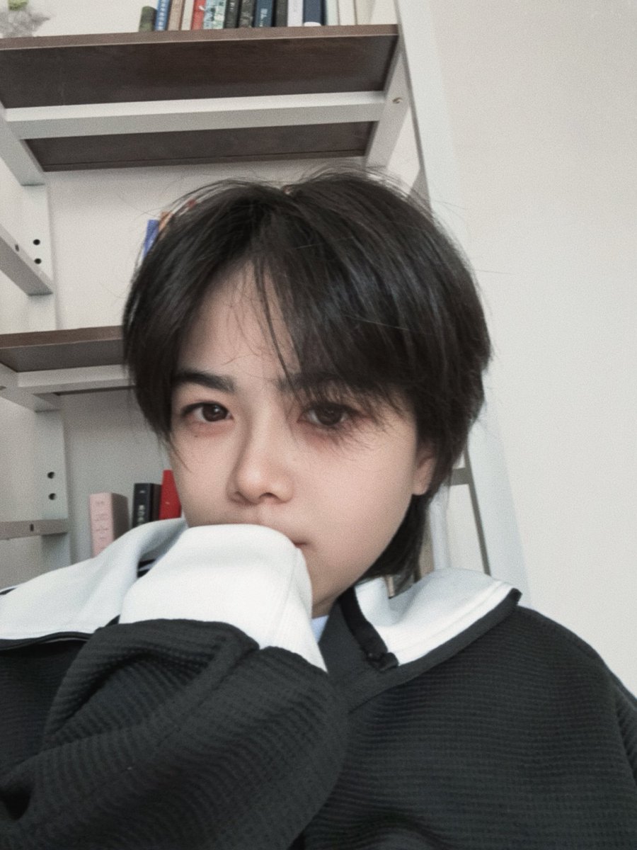 DorisEstra79861's tweet photo. #女同性恋 #wlw #le kiss👾 https://t.co/nnbF7IWJU1