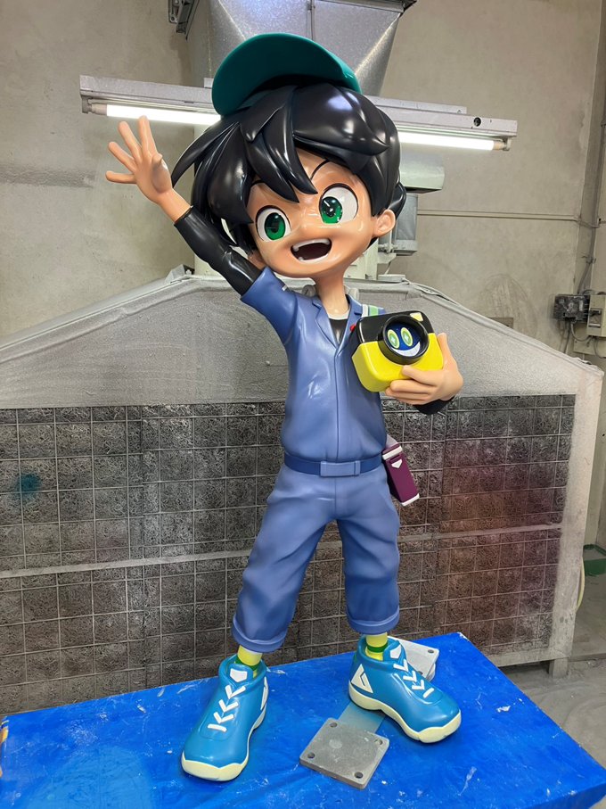 AkihiroHino's tweet photo. TGS準備中！みなさん、ぜひ東京ゲームショーに足を運んで、見に来てください！！ブースイメージ図にＡＩによるイメージが使われていることで、また多少の批判があるようですが、イベント前に、イメージＣＧやＡＩによる予想イメージをつくるのは今はほとんどのところがやる常套手段です。それしか事前に全体像を把握する方法がないので。実際の中身は、設計も人間だし、造形も丁寧に手作りされてます！まあ納得できないところをなおしたいところはまだまだありますが、いい出来になるのと思います。皆さんに写真をとっていただけるように、丁寧に一個一個つくってますので、会場に見に来てくださいね！