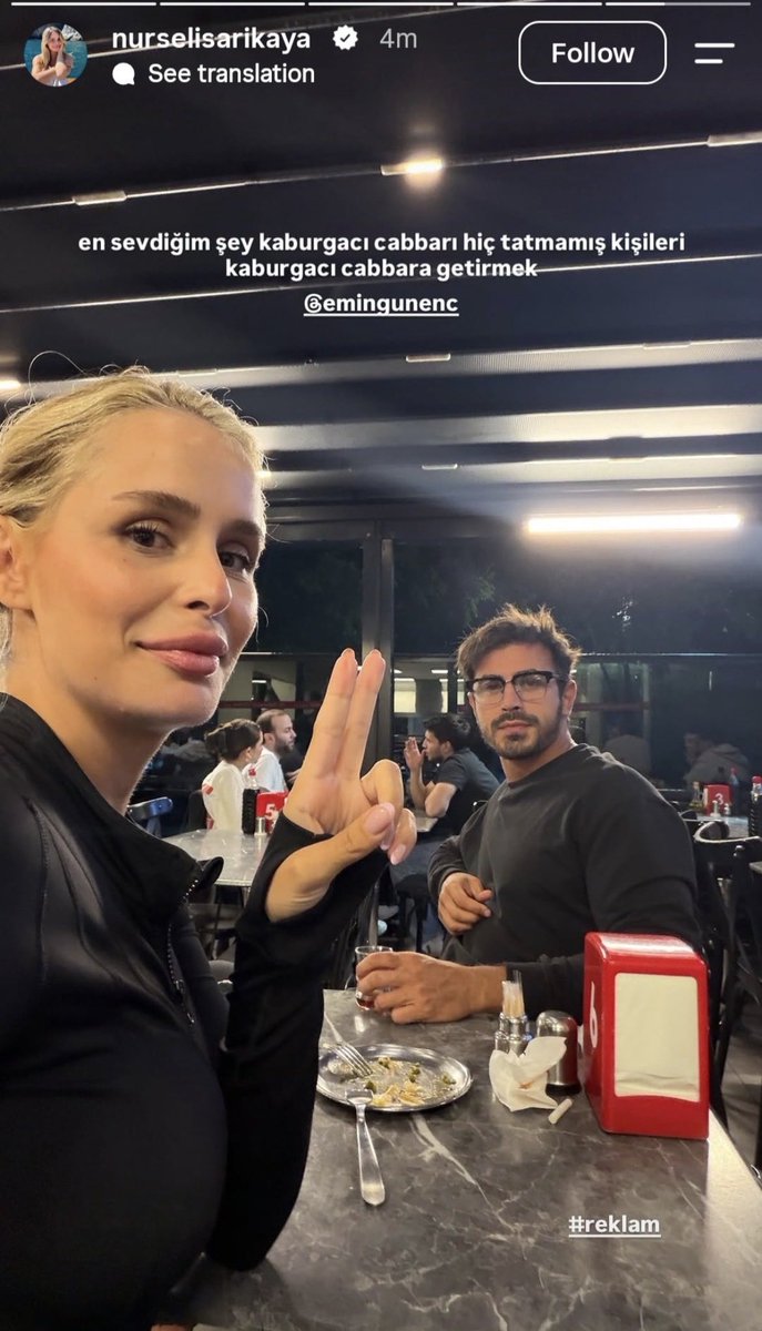 Adrianabz2t's tweet photo. #arafta Non avevo notato! C’è scritto Reklam! Ma reklam di cosa? O di chi? E non hanno messo il nome del ristorante, un ristorante senza piatti visto che sono costretti a mangiare il dolce nello stesso! Reklam https://t.co/KiMNWBtHk3