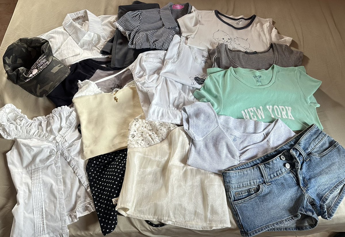 maybebabybae's tweet photo. ส่งต่อเสื้อผ้าของเราเอง ลงด้านล่าง วิน 40🫶🏼

#ส่งต่อเสื้อผ้ามือสอง #ส่งต่อprey #ส่งต่อduex #ส่งต่อcintage #ส่งต่อstylist #ส่งต่อuxryclub #ส่งต่อvghbkk #ส่งต่อเครื่องสำอาง #ส่งต่อbeming #ส่งต่อbape #ส่งต่อcryingcenter #ส่งต่อbrandy #ส่งต่อpolo #ส่งต่อfeelfree #ส่งต่อfeelfree https://t.co/T83zLKPSrW