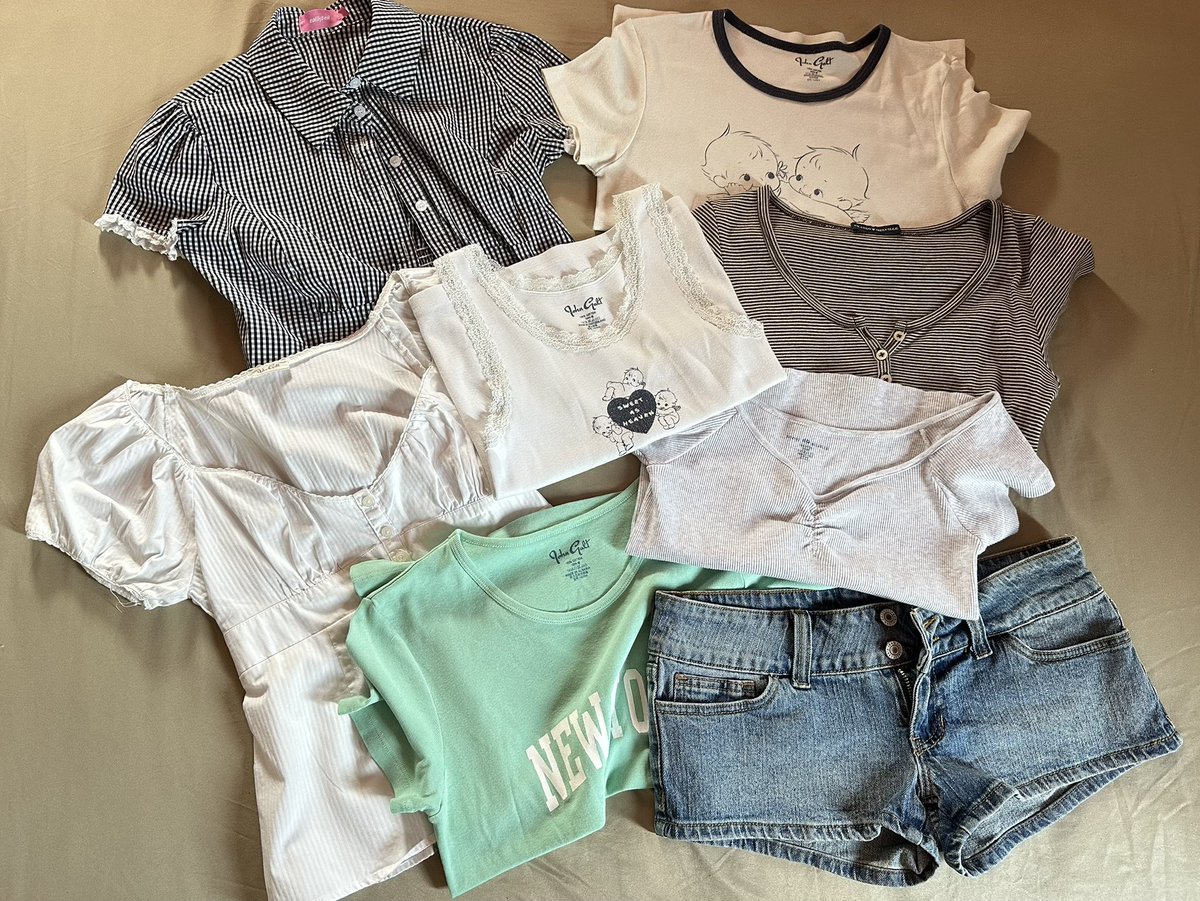 maybebabybae's tweet photo. ส่งต่อเสื้อผ้าของเราเอง ลงด้านล่าง วิน 40🫶🏼

#ส่งต่อเสื้อผ้ามือสอง #ส่งต่อprey #ส่งต่อduex #ส่งต่อcintage #ส่งต่อstylist #ส่งต่อuxryclub #ส่งต่อvghbkk #ส่งต่อเครื่องสำอาง #ส่งต่อbeming #ส่งต่อbape #ส่งต่อcryingcenter #ส่งต่อbrandy #ส่งต่อpolo #ส่งต่อfeelfree #ส่งต่อfeelfree https://t.co/T83zLKPSrW