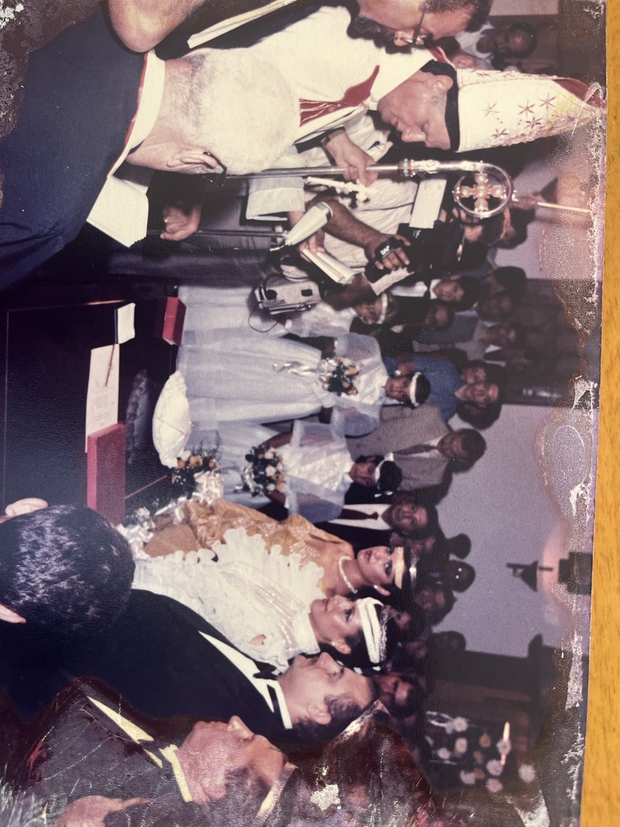AlfredMady's tweet photo. فكما باركت سر زواجنا في حياتك،
نرجو ان تبارك مع " البشير" من عليائك لبنان وشعبه
كي نصل الى بر الأمان... https://t.co/tOJJLs9MZL