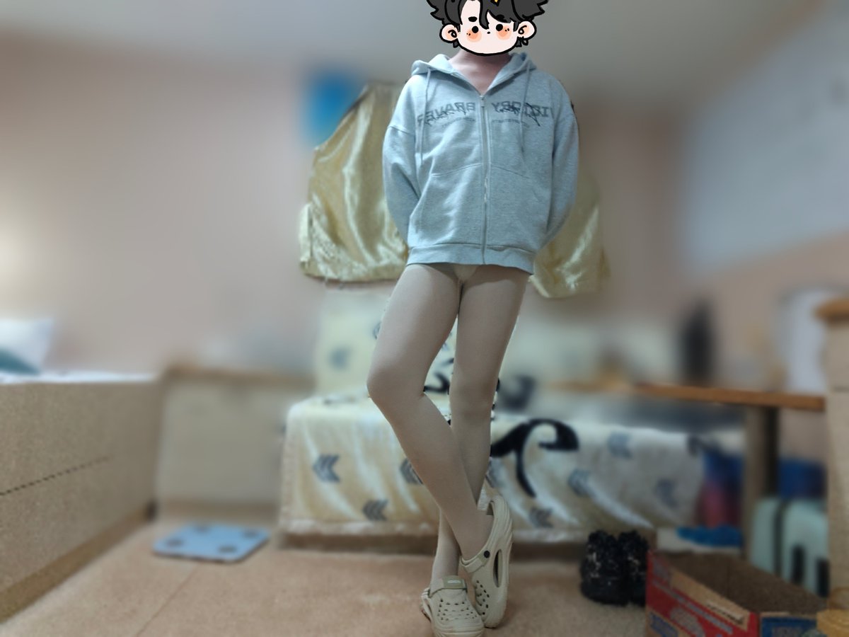 fuxing0527's tweet photo. 炸茄盒，炸茄盒
#男高 #可爱的男孩子 #白丝 #白袜 #男大 https://t.co/75hG5YygpN