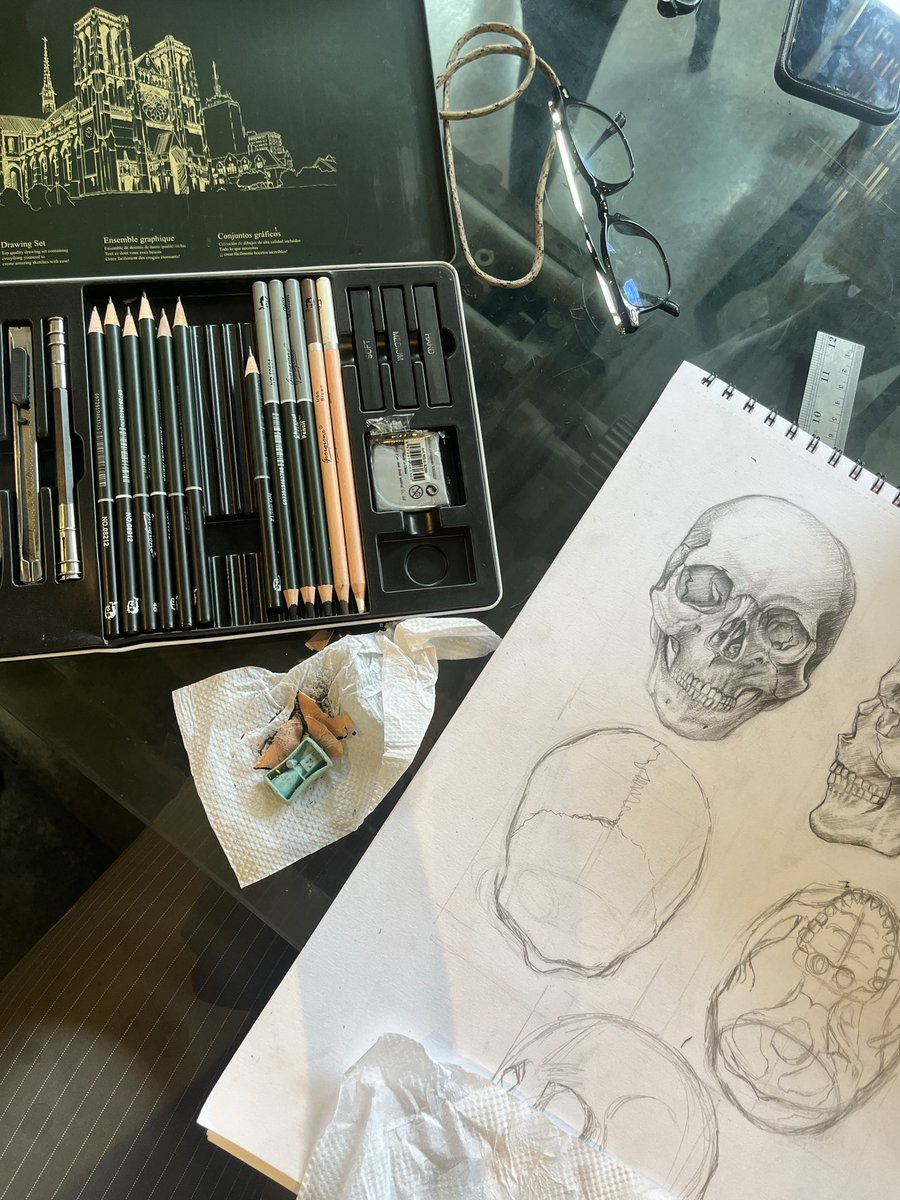 marvozz's tweet photo. the art and the artist 🎨🖌️

ini adalah matkul anatomi manusia yoawr yg ada di ub smst 3 

agk sdikit mninggal😃💀 https://t.co/ptdqZjIOBB