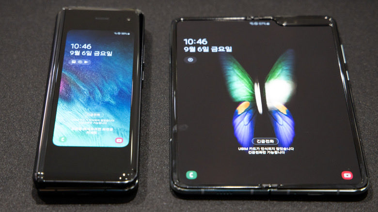 TechnovityTech's tweet photo. Samsung’s $2,000 first Gen Z Fold from 2019 stop getting Software Updates in 2023

While on other side, Apple $699 iPhone 11 from 2019 continues to get a latest software update and today it received an iOS 27 update

That tells us, only Apple can give the longest software support ever on their iPhone and other Apple devices 🥹