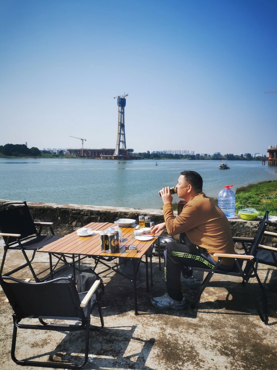 chipg518423's tweet photo. Woke up to the sound of waves and sipped coffee on a wooden pier—this coastal small town just turned my whole week around. https://t.co/iTwb51w9oe