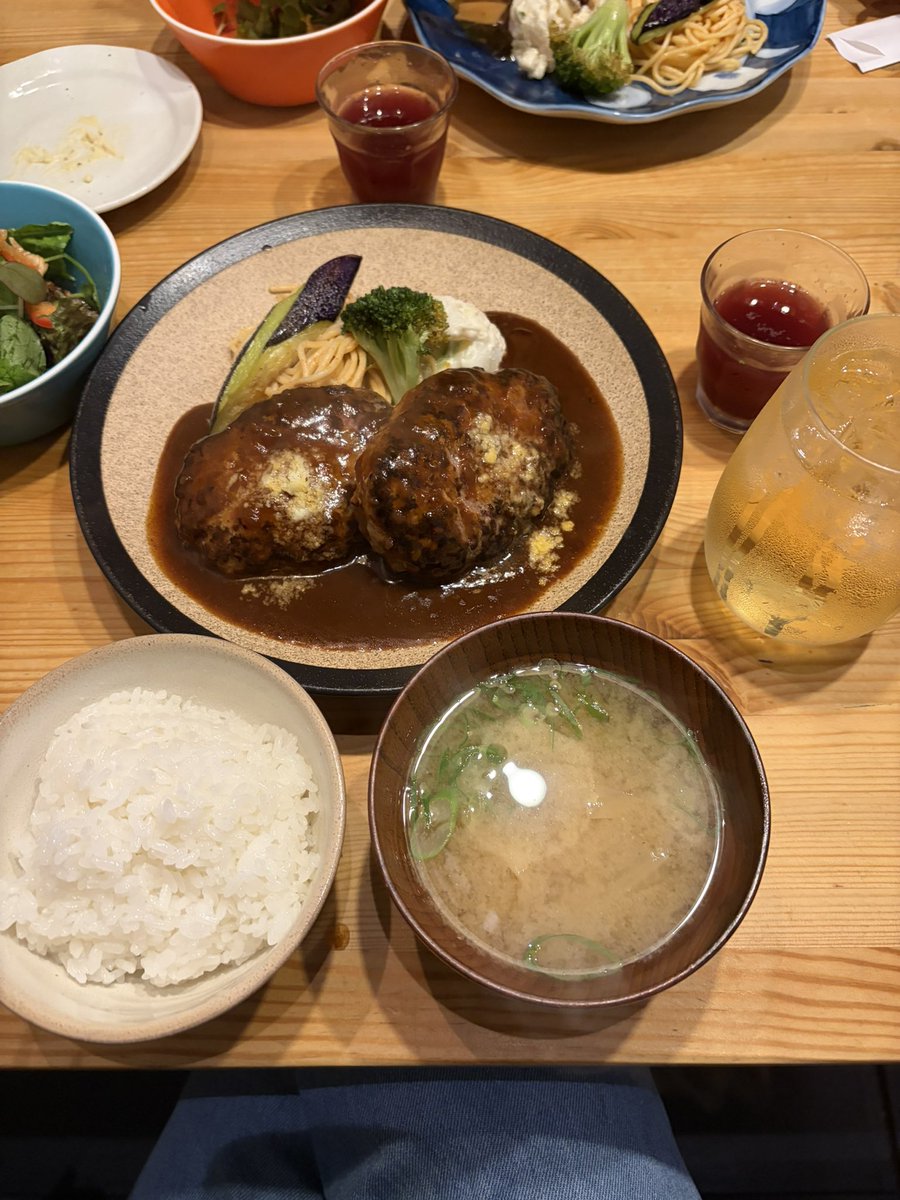 reo4467's tweet photo. たまにはね！😄😄
福岡でランチ😋🍴💕 https://t.co/p95hWvkIWz