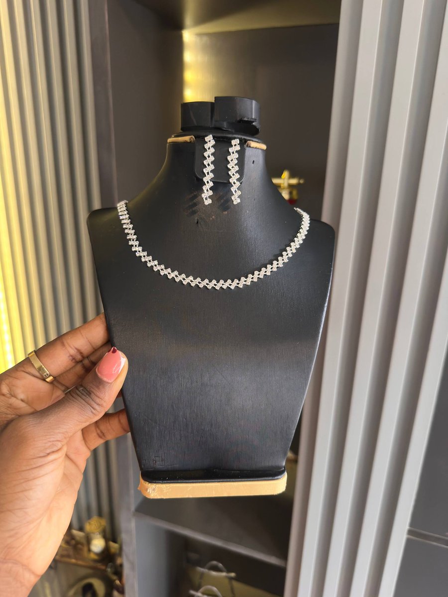 uche_ogu1's tweet photo. Statement necklaces that instantly elevate your look from simple to STUNNING. 😍💎
Perfect for weddings, dinners, birthdays &amp; every special occasion.

Look expensive. Feel luxurious. Own the room. 
Fully boxed.
🏷️ 20,000

📩 DM +2349029860455 to order limited pieces available. https://t.co/XgqwLyzdsl