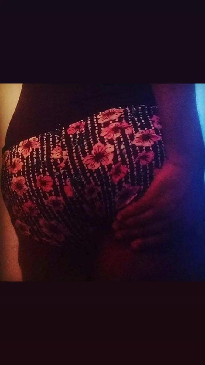 headdoctor614's tweet photo. I got that phat thick juicy booty😍 what y'all think from the picture do it look phat AF to y'all? https://t.co/XYfpZzyyq5