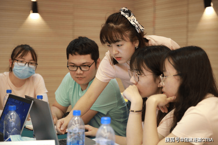 dreah545918's tweet photo. Great team work makes everything possible! Our group just nailed the project draft ahead of schedule , thanks to every member’s effort and support!， https://t.co/iYRPukVxkh
