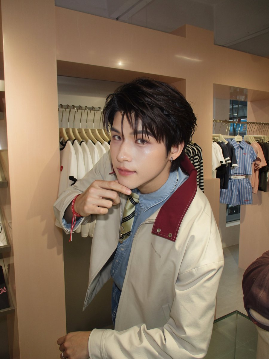 maisonKEEPS's tweet photo. 🥛☁️📸

#maisonKEEPSxMilk
#maisonKEEPSxSky
#maisonKEEPSFlagshipStore
#milkpansa #skywongravee https://t.co/BKGNjLzzbF