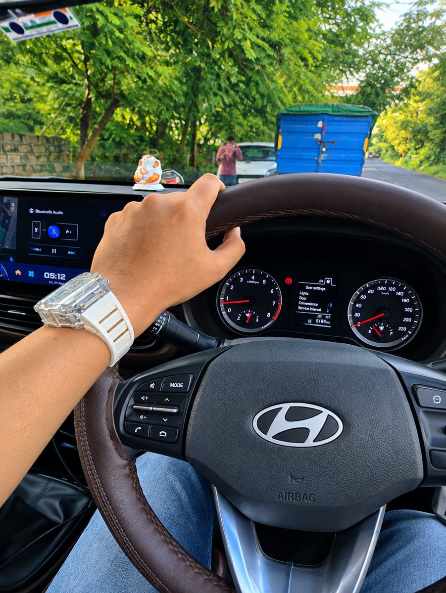 noctyslkh's tweet photo. A quiet road, a full tank, and a mind that finally feels lighter. https://t.co/jTtQVvDJU1