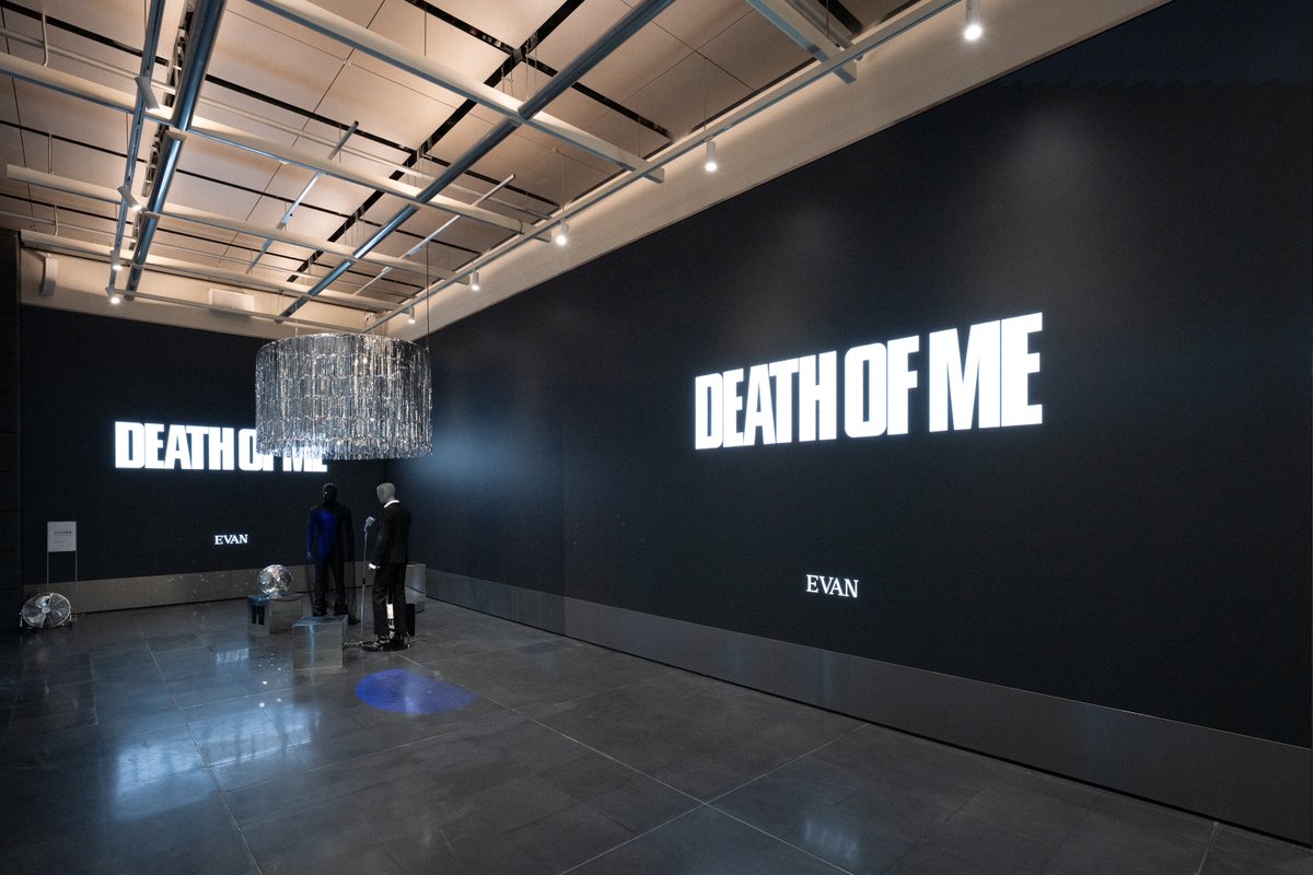 HYBE_MERCH's tweet photo. EVAN 1st Mini Album 'DEATH OF ME' POP-UP 

📸 Photo Sketch (1/2)

📅 2026. 09. 15 - 09. 20
📍서울 용산구 한강대로 42, 1F
💫 Reservation https://t.co/OCyXSnDxHi

#EVAN #에반
#DEATH_OF_ME https://t.co/Ubk1oTKDOR