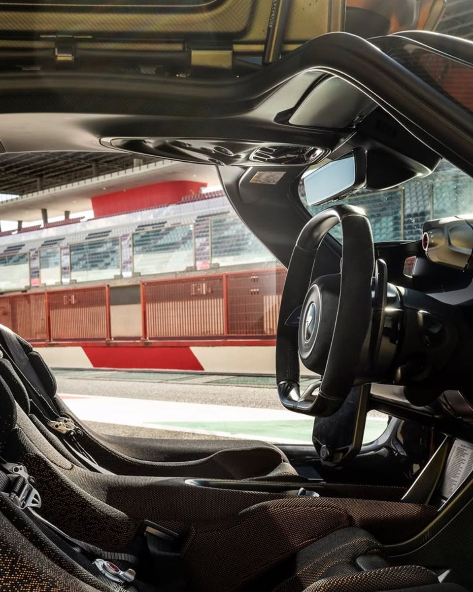 auto_ae's tweet photo. McLaren is reportedly investing £450M ($610M) in the UK and adding around 1,000 jobs while much of the auto industry cuts back. With $2B behind its revival, is McLaren ready for a new era—and what should it build next?
🚗 https://t.co/ALaysWkDUT
#autoae #carnews #McLaren #McLarenCars #Supercars