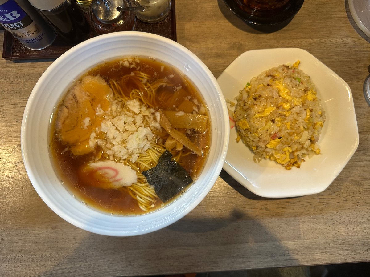 saiga_kasitune's tweet photo. らーめん N-style
新店調査、半チャーセットがあるのが良き https://t.co/SmDqumbG5J
