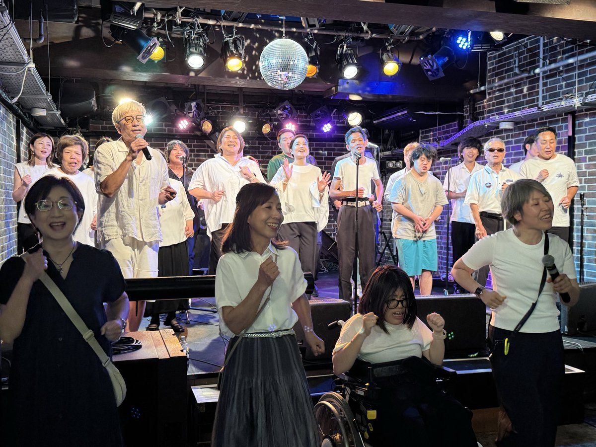casasoleil's tweet photo. Conversation Singers 活動報告
Conversation Singers として「HILLS パン工場」へ歌いにいきました🎶
みんなで歌を届ける喜びを感じながら、心を込めてステージへ！😊
会場の皆さんと音楽を楽しみ、素敵な時間に🌈
今後のConversation Singers の活動とお楽しみに✨

＃就B #新大阪 #宮原 #東三国 https://t.co/aJenZQ886F