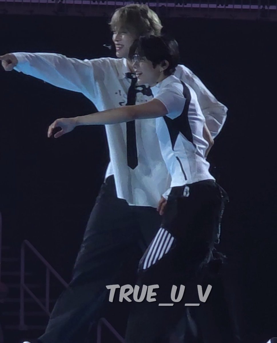 sungtarobfs's tweet photo. sungtaro really look like yaoi top and bottom https://t.co/BY2ts0sJHa
