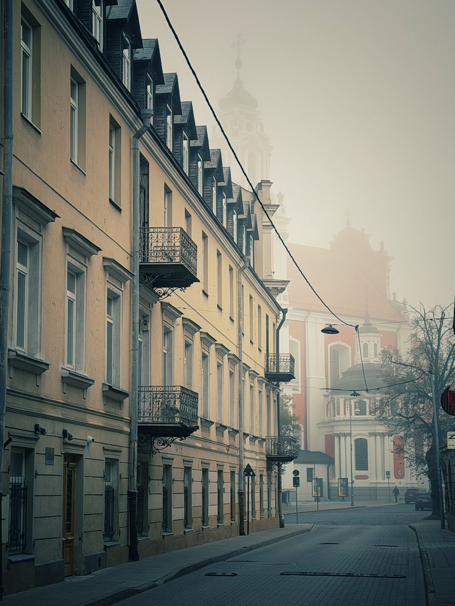 darkooo's tweet photo. Labas rytas. Tas metas 🥰 kai laikas pasileisti bliuzą. #Vilnius https://t.co/bsoCAPdqX6