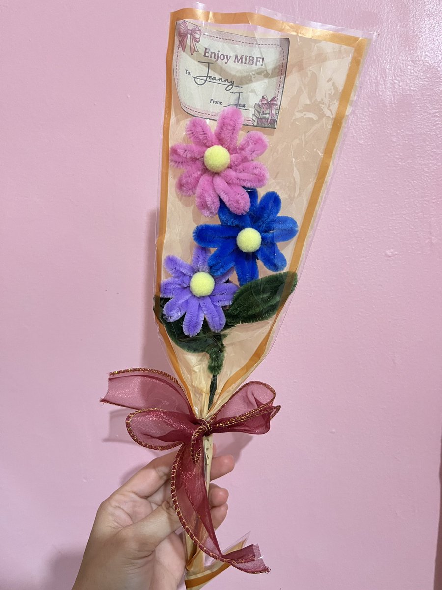 jnnyea_'s tweet photo. THANK YOU SO MUCH MALALA ate @veesee17 @solarezsystem @jessmntflc @sanktakatalina @gramntflco @wordsbyjonaxx @winkoreads @camiwest__ @xxchiyyaaxx @ranhidalgo @mrserinty THE BESSTTT KAYO 😭🫶🏻 https://t.co/xtpdabOK5c