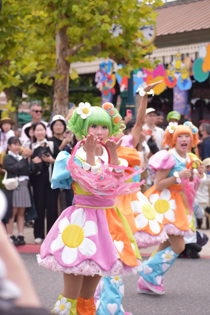 _unr_k2's tweet photo. 9/14 13:00 NO LIMIT!パレード usj
キティ まなちゃん

大優勝😸❣️❣️ https://t.co/7MkIgweP0k