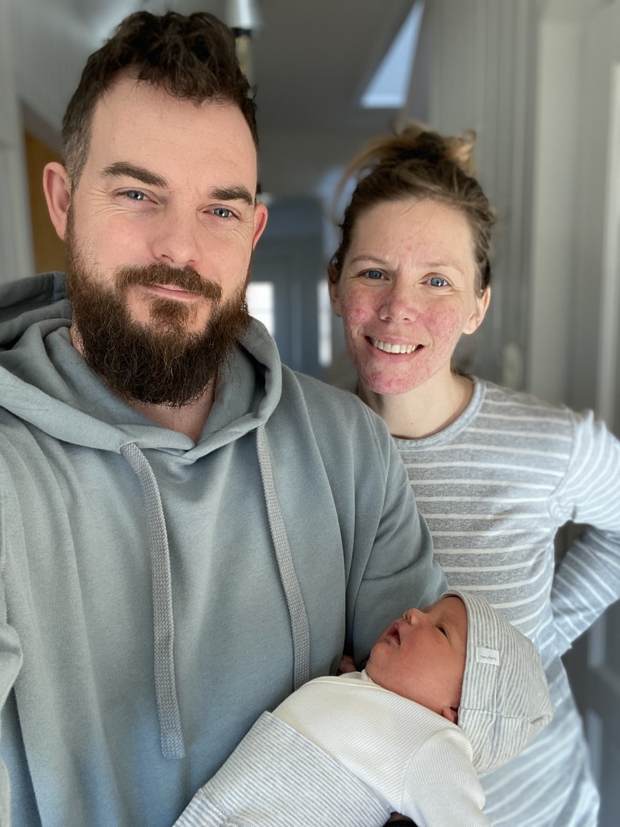 LinusEkenstam's tweet photo. Hi. 😊 Swedish dude here again.

When we have kids. we get 480 paid parental leave days.

Per child.

390 days at ~80% of pay.
90 days at a low flat rate.

Separate from my 25 paid vacation days.
Separate from the 120 days of potential sick-child days.

90 days per parent are locked to that parent and cannot be transferred.

Single parent: the full 480 days.
Usable until the child is 12.
By law.

Both of us can even stay home at the same time for 60 of those days in the first year. Together.

Follow for more glimpses into life in a social democracy, where dignity is not a privilege.

Peace ✌🏼

ps. this is my series on Sweden & social democracy 🇸🇪