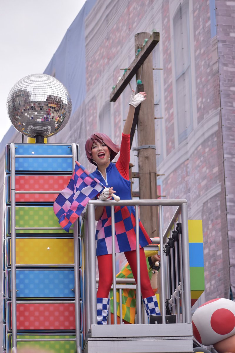 _unr_k2's tweet photo. 9/14 13:00 NO LIMIT!パレード usj
マリオ クッパ フラッグ
はるなちゃん、ひなちゃん

🍄🚙💨🌟🚗💨 https://t.co/ItvNH8faWW