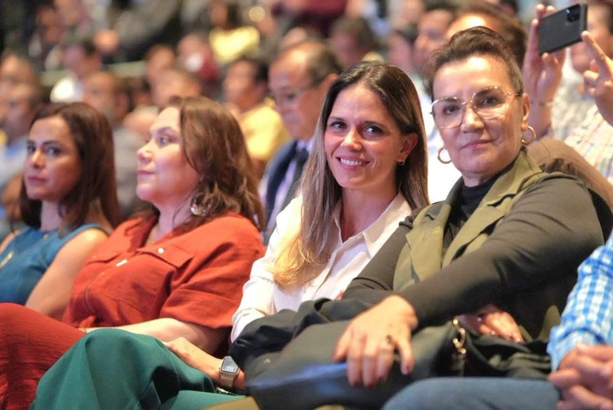 daniDlosantos's tweet photo. Desde Sipinna Michoacán  seguiremos sumando esfuerzos para garantizar sus derechos, generar mejores oportunidades y construir entornos seguros donde puedan crecer y desarrollarse plenamente. ¡Que siga el trabajo por la niñez y adolescencia de Michoacán! 🤝🏼 https://t.co/jm5jRSQ40R