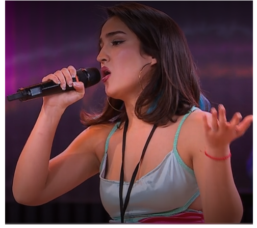 my97r's tweet photo. ella me gusta, además toca el piano pero siento que su personalidad es medio avasallante para un grupo https://t.co/r6F7tkTTBE
