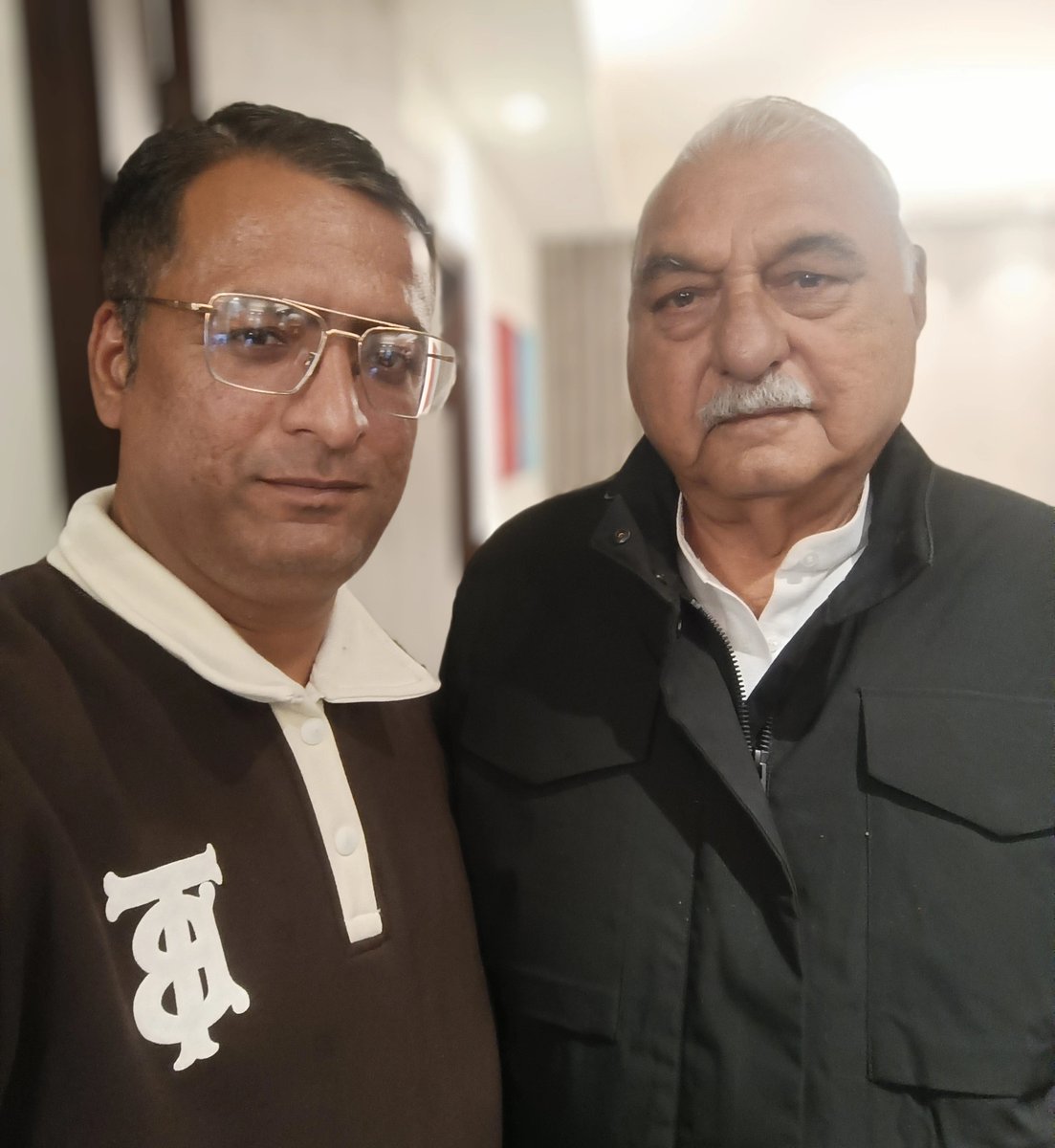 anshu4narang's tweet photo. संघर्ष की मिसाल, जनसेवा की पहचान और हरियाणा की आवाज़ — आदरणीय श्री @BhupinderShooda जी को जन्मदिवस की हार्दिक बधाई एवं शुभकामनाएँ। 💐🎂
ईश्वर आपको स्वस्थ, दीर्घायु एवं सदैव ऊर्जावान रखें। 🙏 @DeependerSHooda @OfficeofBSH @INCIndia @INCHaryana @RahulGandhi #HappyBirthdayHoodaJi https://t.co/rceTVoIIrf