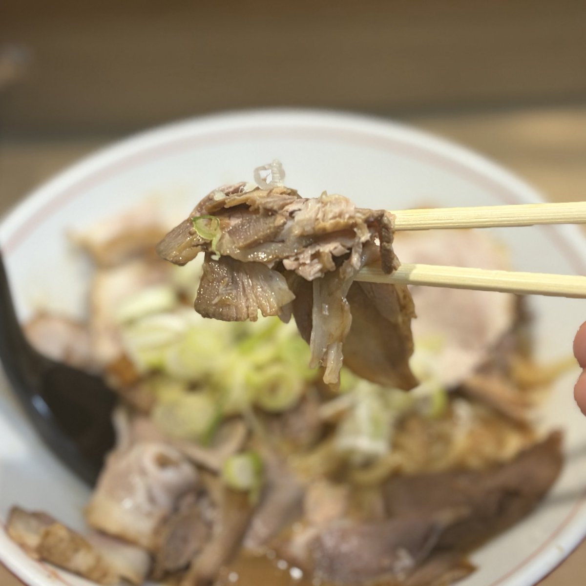 grinddesignworx's tweet photo. 一乗寺ラーメン街道のあきひで(亜喜英)さんの濃厚ラーメンが復活したと聞いて🍜
相変わらずの爆ウマで箸が止まりません！！ https://t.co/jQNhGApXPI