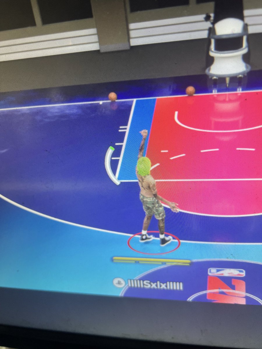 sheknows_zae's tweet photo. 92 3pt btw with full A jumpshot grades let’s talk about that green window 🤦🏽‍♂️ @BADGEPLUG @Ronnie2K https://t.co/BEEWzeMr8l
