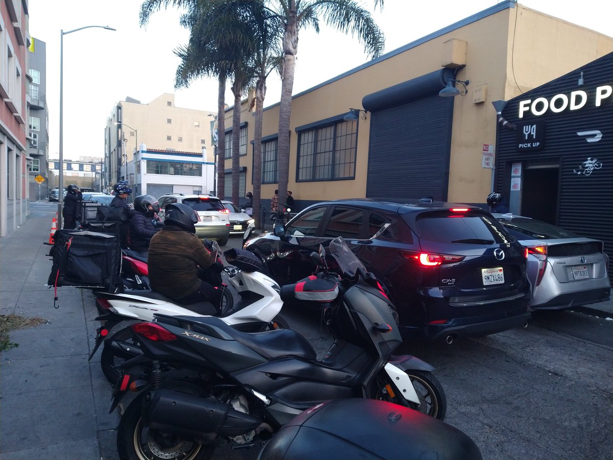 shyder007's tweet photo. This illegal aliens is not gonna SURVIVE here if not for DEMO-RATS giving all resources to illegal aliens. 

Can you imagine this people has no Education no Decent Job but most ha sa lot of Money. 

This people are Leaving AMERICAN DREAM.

While CITIZENS of this Country is HOMELESS... hahahaha 😁 

ICE need to come to San Francisco to get this Shit People...