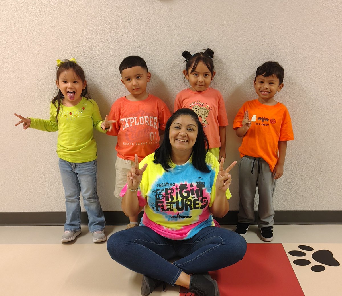 KatyJaime84's tweet photo. Our future is BRIGHT! 😎☀️ Kicking off College Week in neon style 💛💚🩵🐻❤️🖤 #PreKlife 
#IrvingGoesToCollege @fmgilbert @IrvingISD https://t.co/d2eN7OdeQA