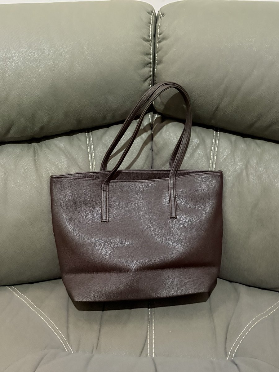 letssnacking's tweet photo. NEW totebag mahogany cemplang cemplung with front zipper 50k https://t.co/hxEWK8pc3O