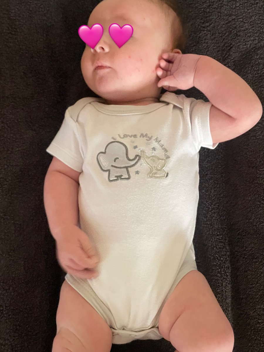 Dejunklovisk's tweet photo. Ma baby et ses tenues beaucoup trop mignonnes https://t.co/5xuTuBGf0w
